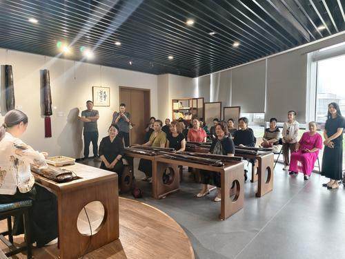 絲路文脈商都新章——2025哈密非遺剪紙鄭州交流活動圓滿收官